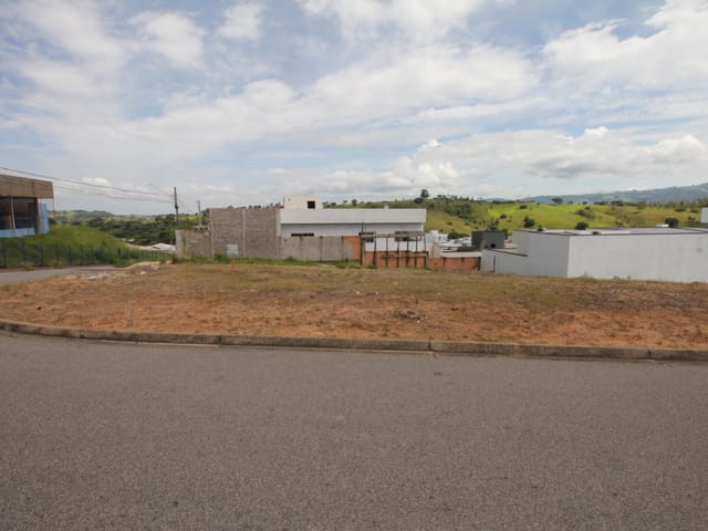Terreno com 252m², à venda, no bairro Recanto da Serra em São João da Boa Vista