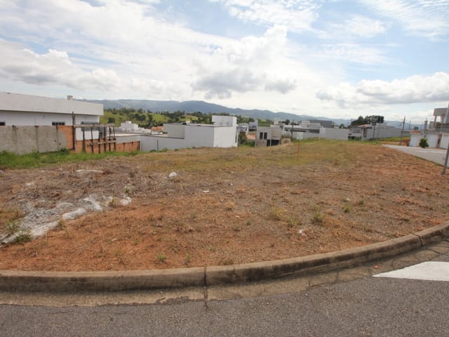 Terreno com 252m², à venda, no bairro Recanto da Serra em São João da Boa Vista