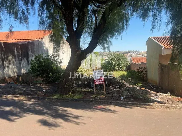 Terreno com 275m², à venda, no bairro Residencial Interlagos em Apucarana