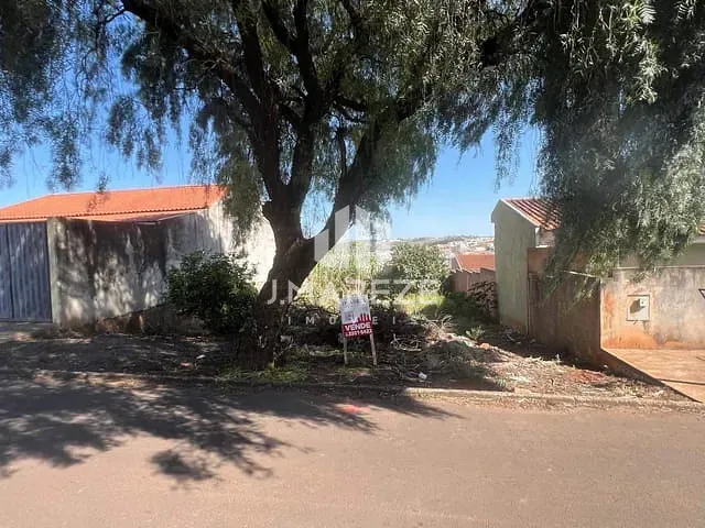 Terreno com 275m², à venda, no bairro Residencial Interlagos em Apucarana