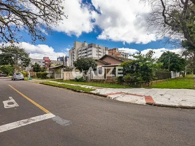 Terreno com 320m², à venda, no bairro Bacacheri em Curitiba