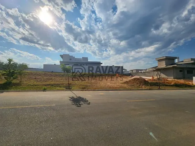 Terreno com 675m², à venda, no bairro Santa Cândida em Vinhedo