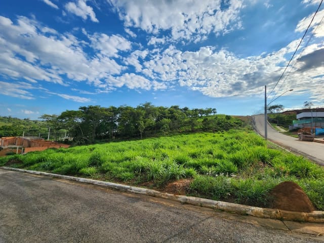 Terreno com 1000m², à venda, no bairro Versailles Vile de France em Lagoa Santa