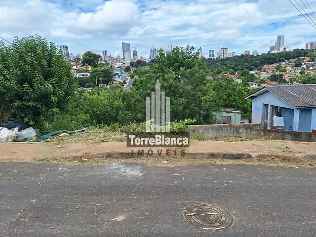 Terreno com 429m², à venda, no bairro Ronda em Ponta Grossa