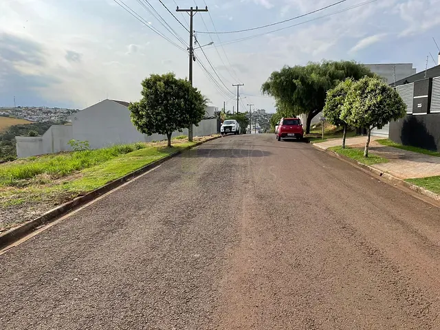 Terreno com 371m², à venda, no bairro Residencial Florais do Lago em Apucarana