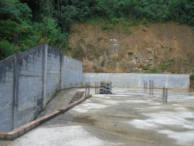 Terreno com 621m², à venda, no bairro Quarteirão Italiano em Petrópolis