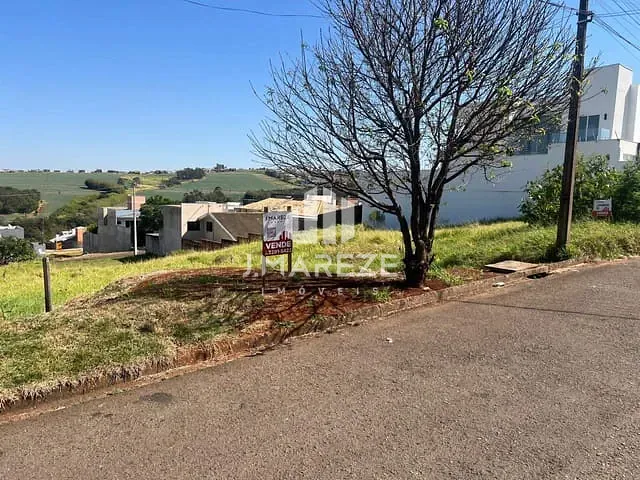 Terreno com 360m², à venda, no bairro Loteamento Residencial Cazarin em Apucarana
