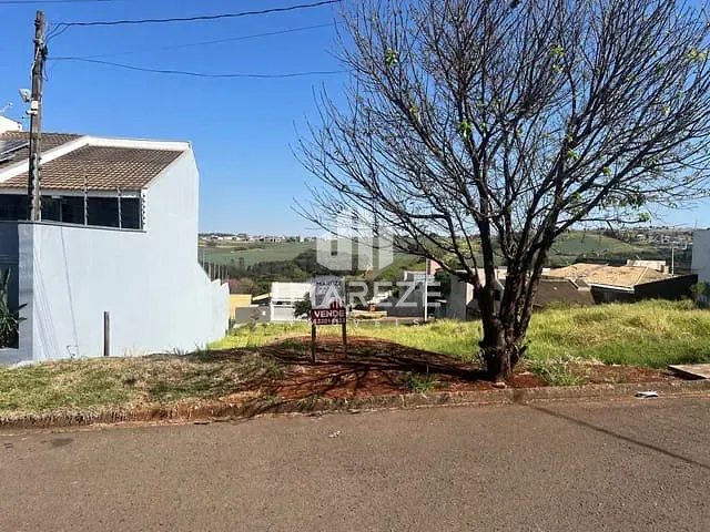 Terreno com 360m², à venda, no bairro Loteamento Residencial Cazarin em Apucarana