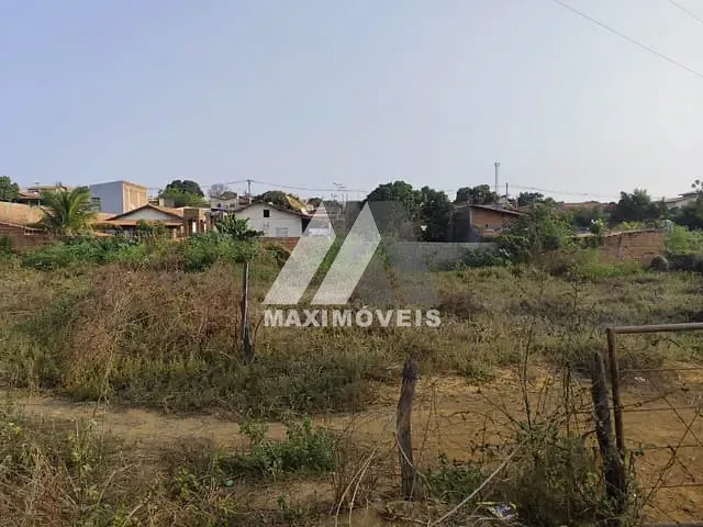 Terreno com 1101m², à venda, no bairro Grã-Bretanha em Araçuaí