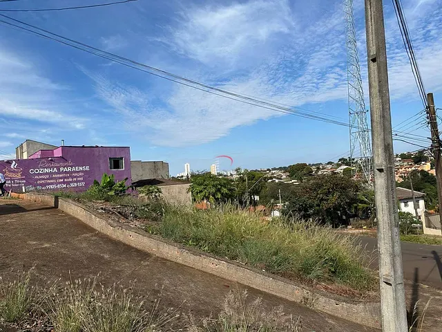 Terreno com 450m², à venda, no bairro Coroados em Londrina