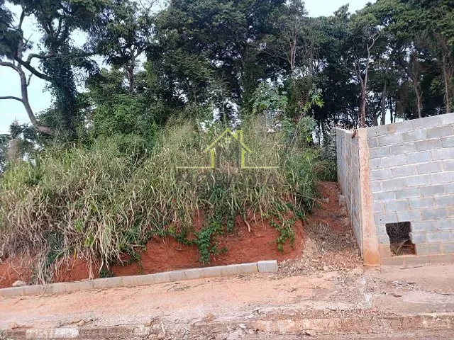 Terreno com 2010m², à venda, no bairro Portal dos Nobres em Guaxupé
