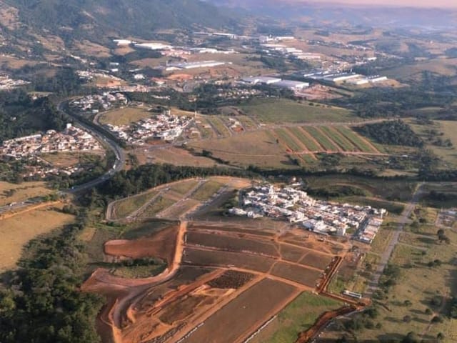 Terreno com 300m², à venda, no bairro Morada Da Serra em Extrema