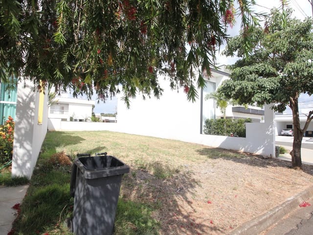 Terreno com 300m², à venda, no bairro Vila Tenente Vasconcelos em São João da Boa Vista