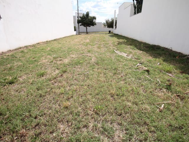 Terreno com 300m², à venda, no bairro Vila Tenente Vasconcelos em São João da Boa Vista