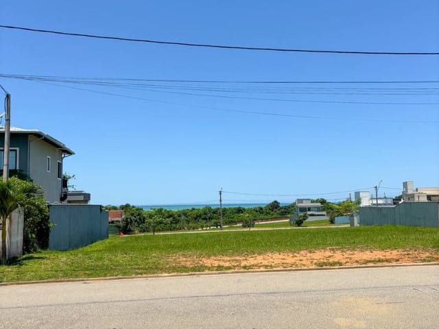 Terreno com 449m², à venda, no bairro Loteamento Extensao Do Serrama em Rio das Ostras