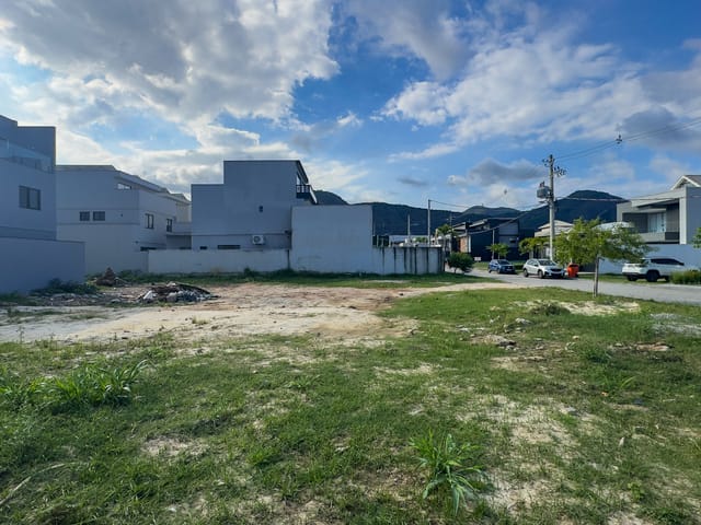 Terreno com 263m², à venda, no bairro Recreio dos Bandeirantes em Rio de Janeiro