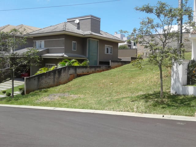Terreno com 303m², à venda, no bairro Jardim Carvalho em Ponta Grossa