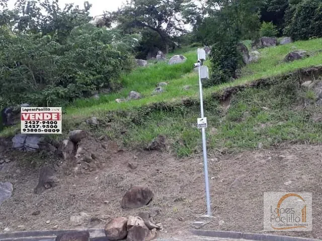 Terreno com 978m², à venda, no bairro Condomínio Residencial Água Verde em Atibaia