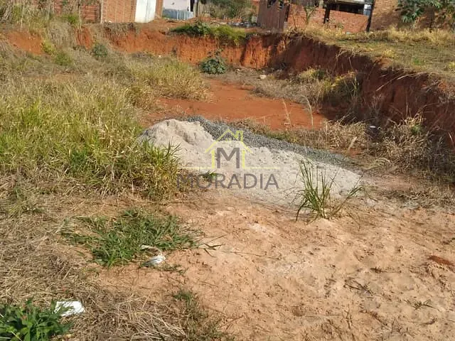 Terreno com 250m², à venda, no bairro Jardim Itália  em Guaranésia