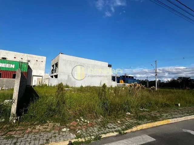 Terreno com 200m², à venda, no bairro Sertão do trombudo em Itapema