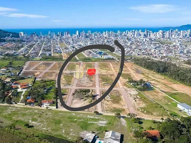 Terreno com 200m², à venda, no bairro Sertão do trombudo em Itapema
