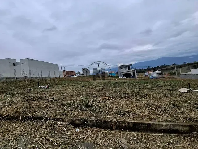 Terreno com 160m², à venda, no bairro Pedrinha em Guaratinguetá