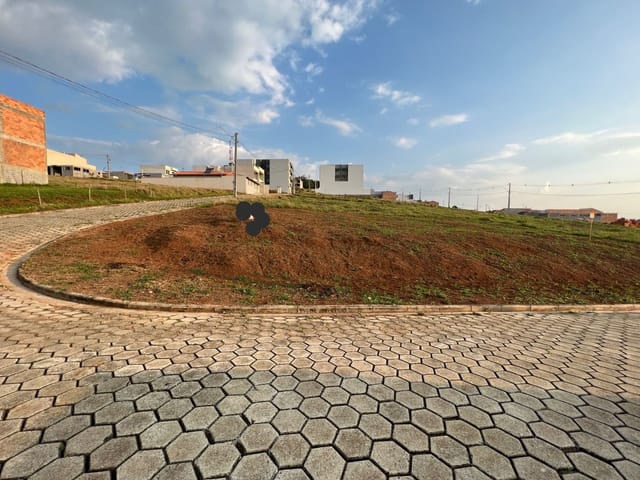 Terreno com 481m², à venda, no bairro Colinas em Cambuí