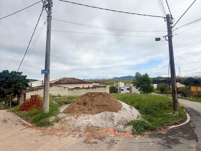 Terreno com 316m², à venda, no bairro Vale das Palmeiras em Macaé