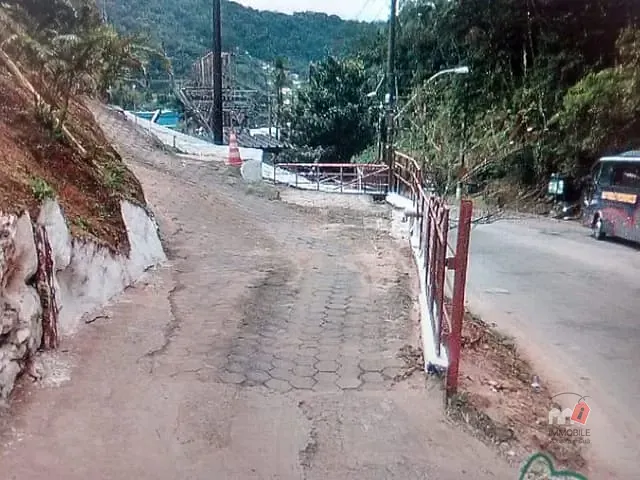 Terreno com 1060m², à venda, no bairro Bingen em Petrópolis