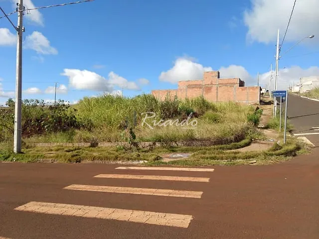 Terreno com 326m², à venda, no bairro Jardim Campestre em Arapongas
