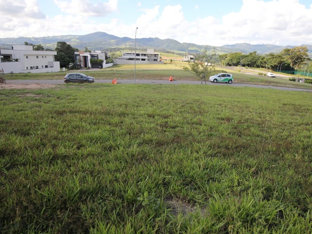 Terreno com 500m², à venda, no bairro Riviera de São João em São João da Boa Vista