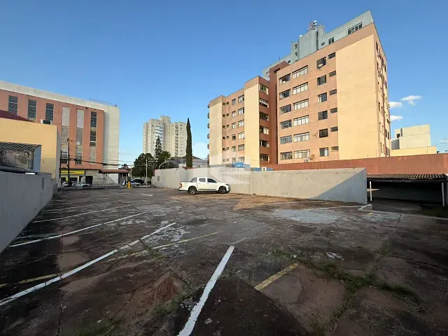 Terreno com 600m², à venda, no bairro Centro em Rolândia
