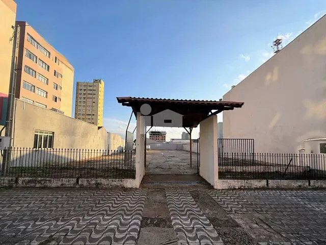 Terreno com 600m², à venda, no bairro Centro em Rolândia