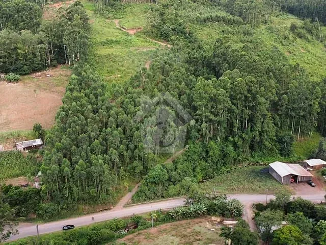 Terreno com 80000m², à venda, no bairro Zona Rural em Poço das Antas