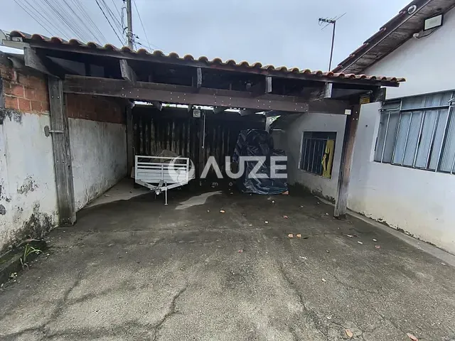 Terreno com 440m² 4 quartos e 2 banheiros, à venda, no bairro Pinheirinho em Curitiba