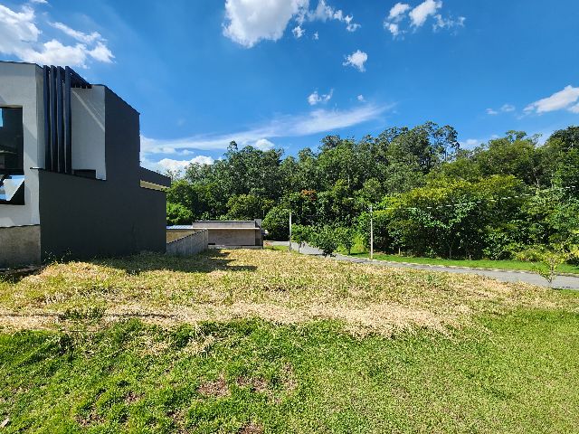Terreno com 330m², à venda, no bairro Jardim 21 de Março em Louveira