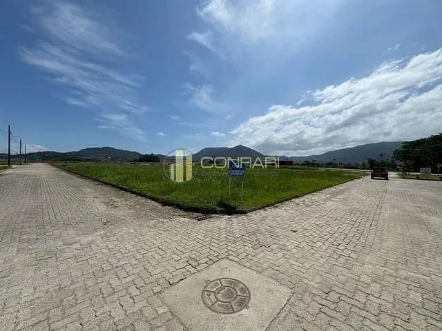 Terreno com 646m², à venda, no bairro Sertão Santa Luzia em Porto Belo