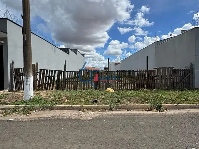 Terreno com 300m², à venda, no bairro Jardim Floridiana em Rio Claro