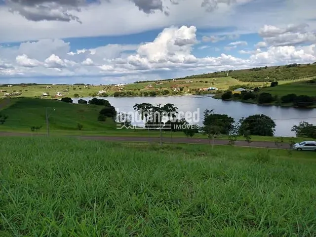 Terreno com 1519m², à venda, no bairro Zona Rural em Sertanópolis