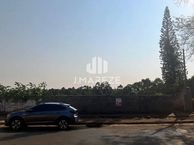 Terreno com 646m², à venda, no bairro Centro em Apucarana