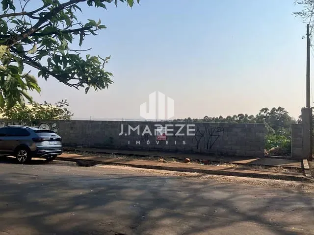 Terreno com 646m², à venda, no bairro Centro em Apucarana