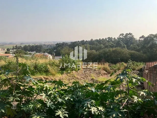Terreno com 646m², à venda, no bairro Centro em Apucarana