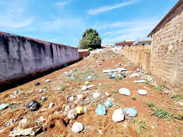 Terreno com 250m², à venda, no bairro Colinas em Londrina