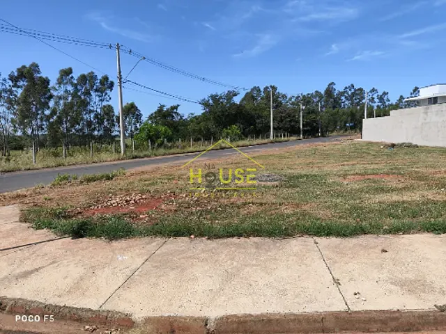 Terreno com 204m², à venda, no bairro Residencial Silvestre em Parisi