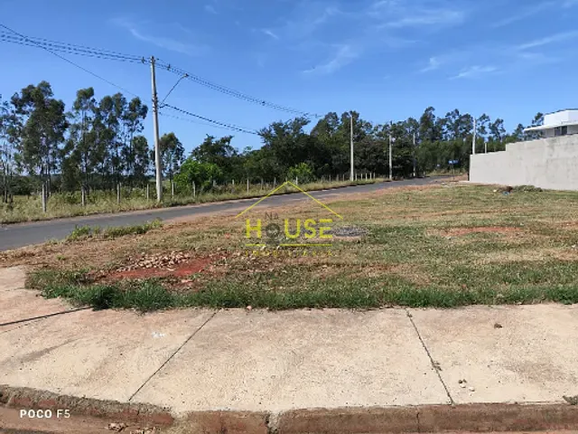 Terreno com 204m², à venda, no bairro Residencial Silvestre em Parisi