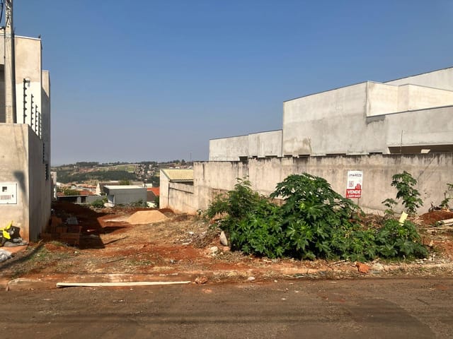 Foto do Terreno - Terreno à venda na Rua Marquesa de Santos em Apucarana, PR - J.Mareze Imóveis LTDA | J. Mareze Imóveis Ltda