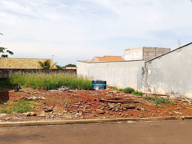 Terreno com 325m², à venda, no bairro Jardim Esperanca em Cambé