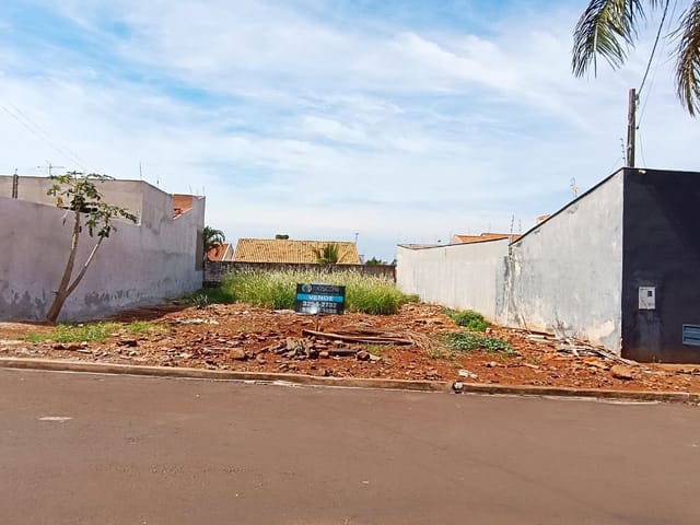 Terreno com 325m², à venda, no bairro Jardim Esperanca em Cambé