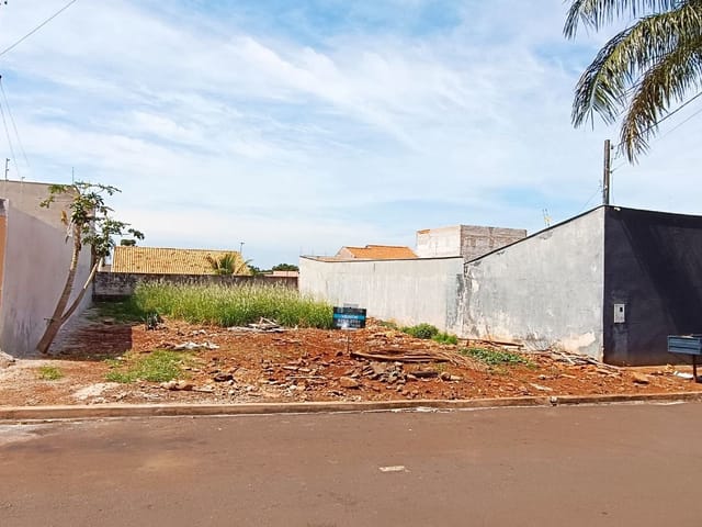 Terreno com 325m², à venda, no bairro Jardim Esperanca em Cambé