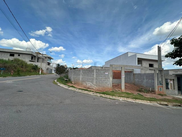 Terreno com 259m², à venda, no bairro Residencial Capivari em Louveira